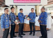 Dukung Literasi Tubaba, DPMPTSP Hibahkan Koleksi Buku ke Dinas Perpustakaan