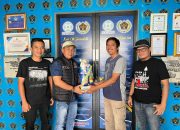 Pengurus PWI Lampung Utara Bagikan 60 Paket Lebaran untuk Anggota